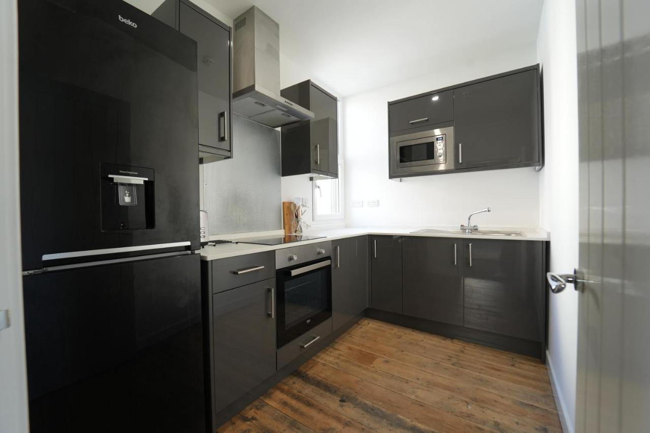 Gorgeous Comfortable Apartment On The High Street マーサー・ティドビル エクステリア 写真