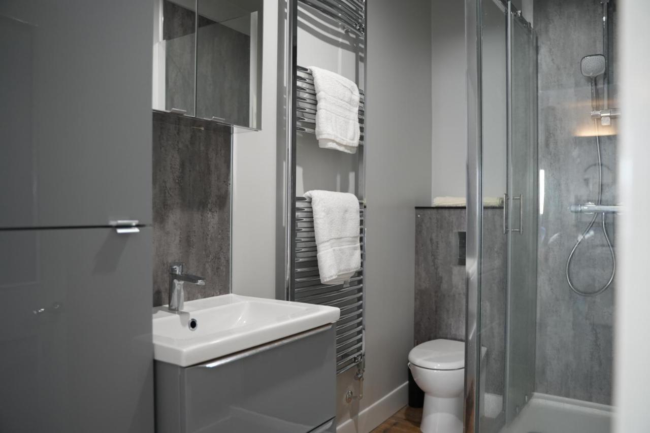 Gorgeous Comfortable Apartment On The High Street マーサー・ティドビル エクステリア 写真