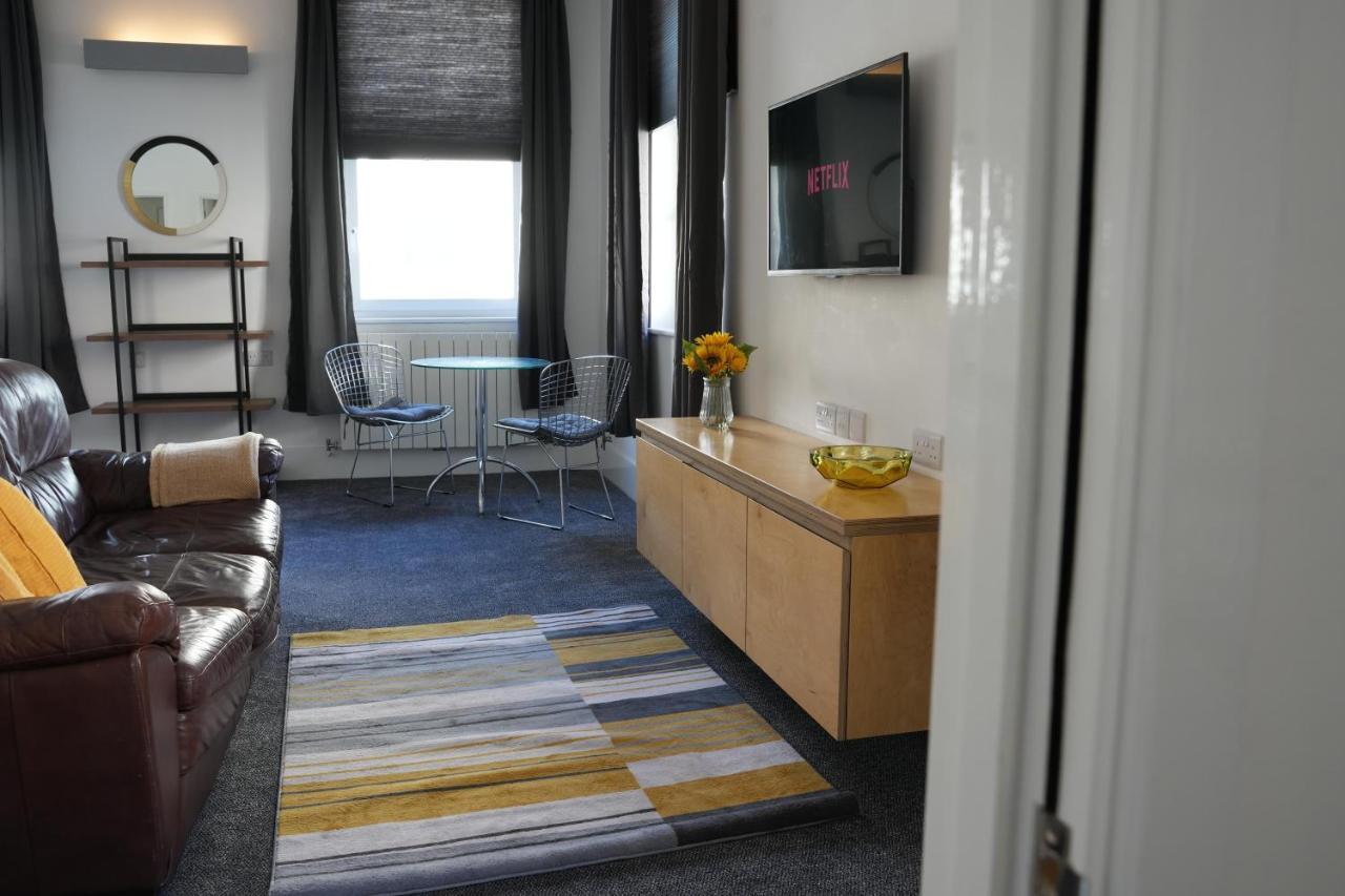 Gorgeous Comfortable Apartment On The High Street マーサー・ティドビル エクステリア 写真